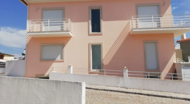 Salmon Villa near São Martinho do Porto, Забронировать Вилла Сан-Мартинью-ду-Порту 