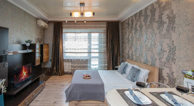 Апартаменты с балконом Room Hotel (Рум Отель) на улице Кирова 111