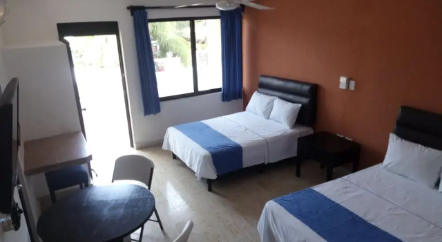 Standard Vierer Zimmer mit Balkon Moka Hotel