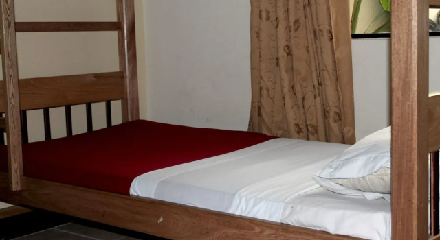 Кровать в общем номере Hostal Relax 10