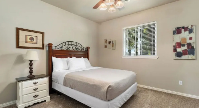 Коттедж с 6 комнатами Candlewyck Cove Resort