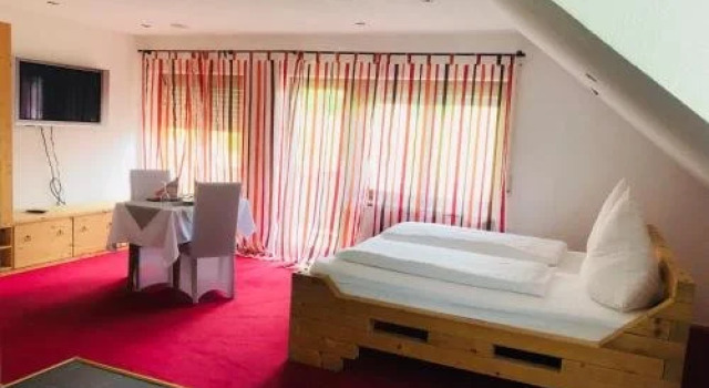 Hotel & Restaurant Tassone zum Löwen, Réserver Hôtel Tengen Bade-Wurtemberg