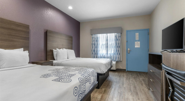 Четырёхместный номер Standard SureStay Plus Hotel by Best Western Ada