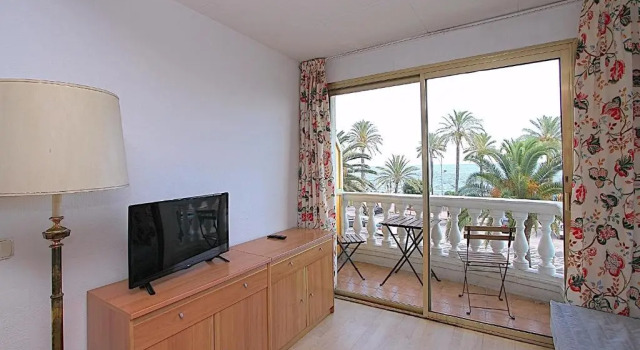 Апартаменты с 2 комнатами с видом на море Apartaments Nàutic