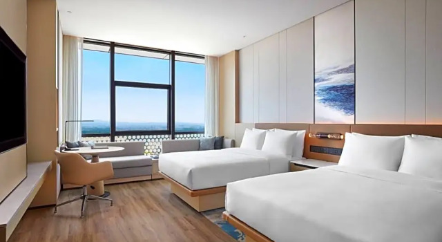 Четырёхместный номер Deluxe с видом на город Courtyard by Marriott Qinhuangdao