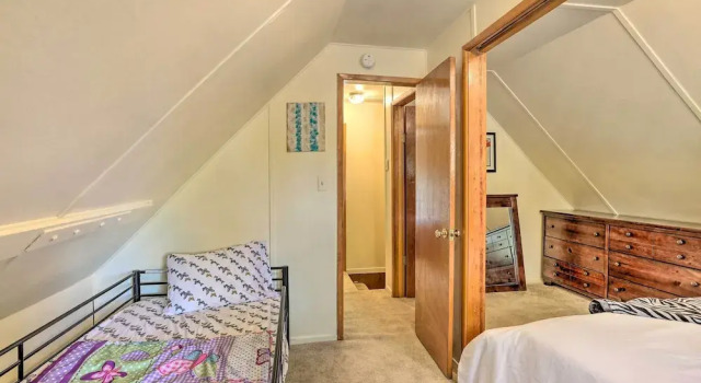Коттедж Cozy Crestline Cabin, Close to Lakes, Parks!