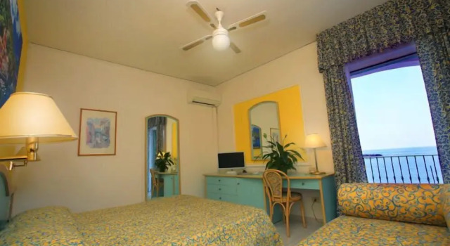 Четырёхместный номер Comfort с видом на море Hotel Solemare Beach & Beauty SPA