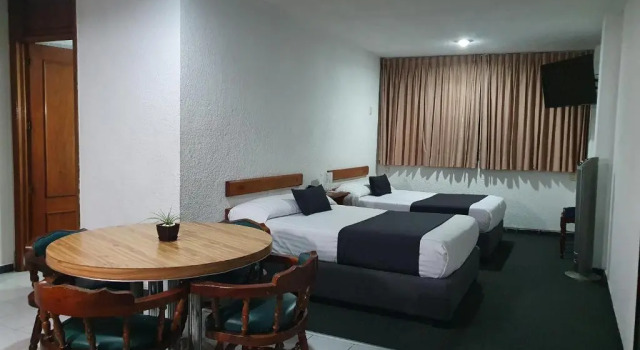 Двухместный номер Standard Estanza Hotel & Suites