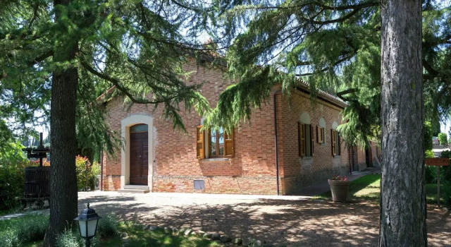 Коттедж Villa with Private Pool near Cortona in Calm Countryside & Hilly Landscape