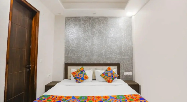 Номер Deluxe Fabhotel Signature Inn I