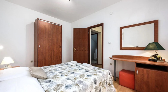 Stunning Home in Liznjan With Wifi and 3 Bedrooms