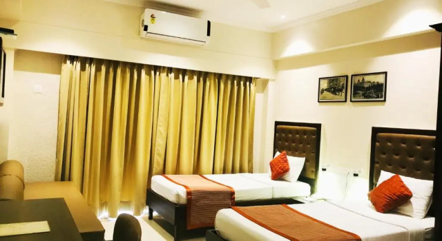Номер Executive West End Hotel