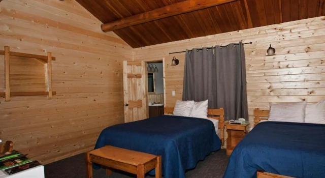 Четырёхместный номер Standard Yellowstone Valley Inn