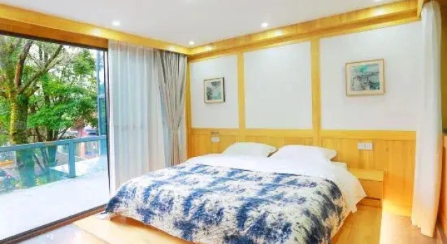 Люкс Floral Hotel·Dujiangyan Irrigation Project Puruna parent-child holiday Hotel