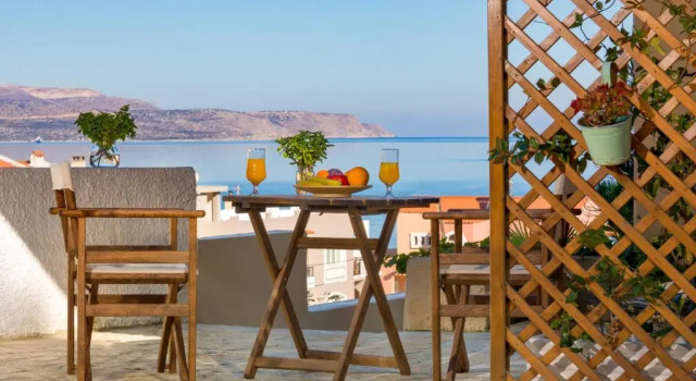 Студия Avra Apartments