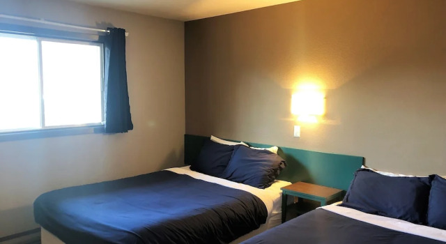 Семейный люкс The Canterbury Inn of Downtown Invermere
