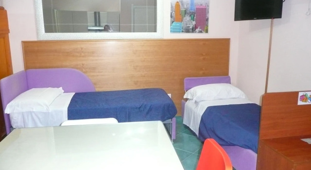 Standard Vierer Familie Zimmer mit Balkon I Papiri