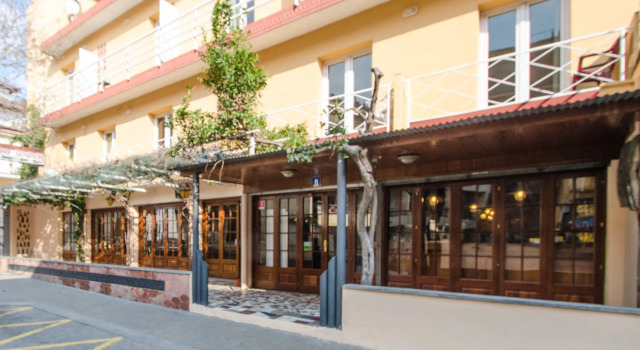 Hostal Lloret, Varaa Hotelli Hotellit Costa Brava uima-altaalla, Uima-allas