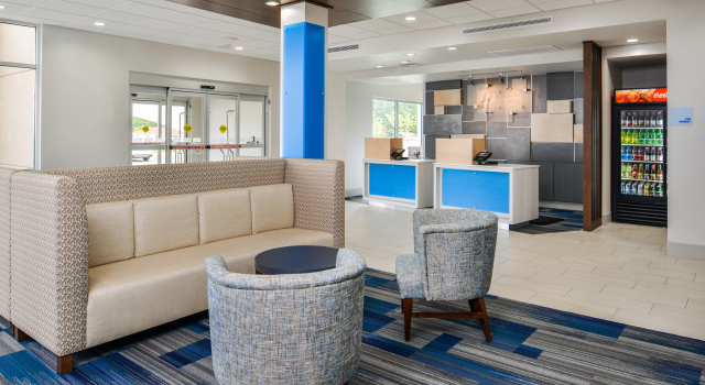 Holiday Inn Express & Suites Siloam Springs by IHG