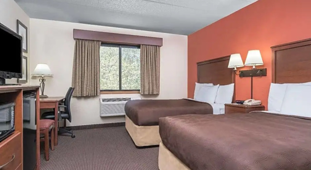 Номер Deluxe AmericInn by Wyndham Tofte Near Lake Superior