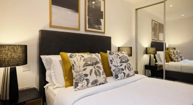 Апартаменты Streatham Hill Modern Flat with Balcony