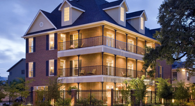 La Maison in Midtown an urban B&B, Забронировать Отель «постель и завтрак» Отели Хьюстона с парковкой, рядом с Театр Ensemble, Парковка