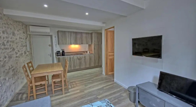 102-Appartement Refait à neuf vieil Antibes, Забронировать Апартаменты/квартира Апартаменты Антиб, рядом с Antibes Archaeology Museum, Апартаменты/квартира