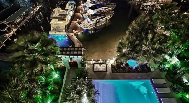 Коттедж OLYMPIA CORAL SUITE 3 Bedroom Holiday Home by Five Star Properties