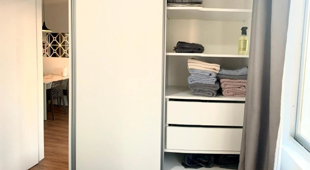 707- Apartamento Encantador, amplo e decorado, quarto, sala, cozinha, mobiliario moderno, cozinha completa com utensílios , Excelente vista da cidade e localização privelegiada no bairro Bigorrilho, Забронировать Апартаменты/квартира Куритиба Парана, рядом с Парк Баригуи