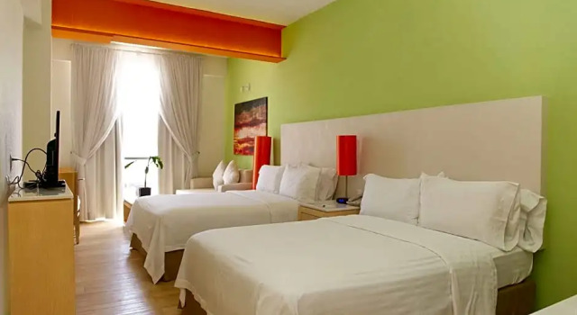 Четырёхместный номер Superior Bel Air Business Salamanca, Trademark by Wyndham