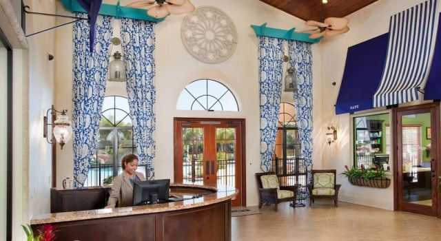 Posh and Spacious Lake View Home, Only Minutes From Disney 4bd/3ba #3pp857