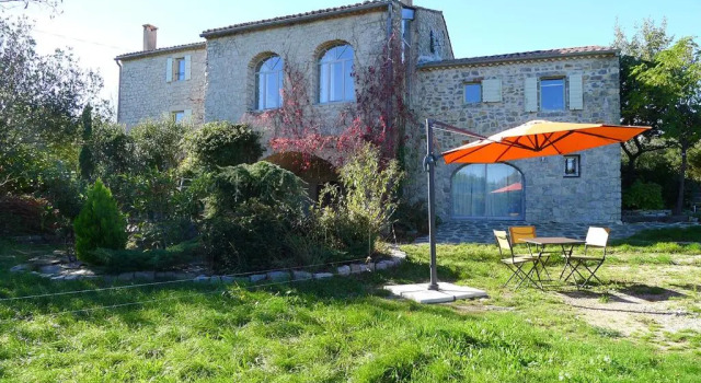 Le Petit Domaine 07, Rezerwuj Hotel Les Vans Cévennes