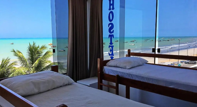 Кровать в общем номере Maraga Beach Hostel