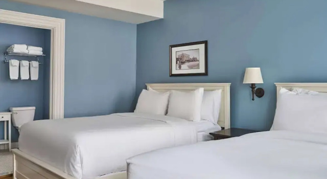 Четырёхместный номер Standard The Cadillac House Lexington, Tapestry Collection By Hilton