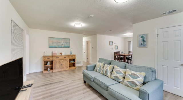 Game Room, Private Pool: South Daytona Home!, Забронировать Дом для отпуска Коттеджи Дейтона-Бич, Коттедж