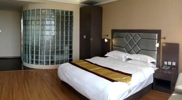 昆明云岭商务酒店, Rezerwuj Hotel Hotele w Kunming z parkingiem, Parking