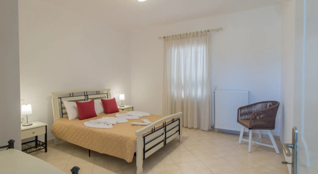 Iphimedeia Apartments & Suites