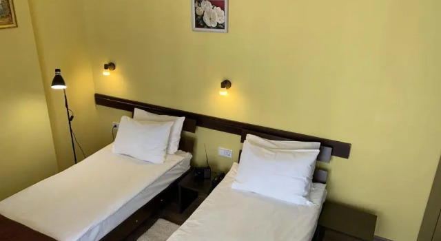 Standard Doppel Zimmer Готель Цісар