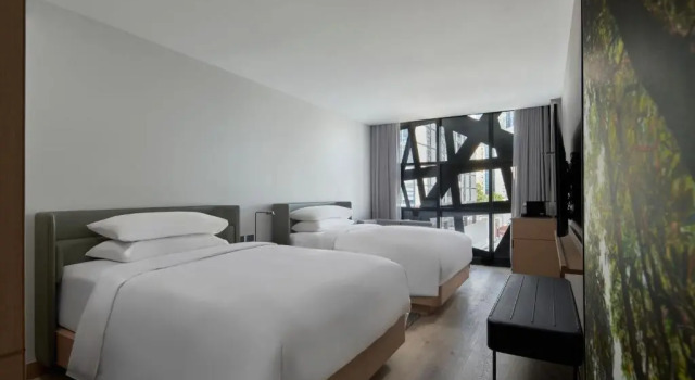 Четырёхместный номер Deluxe Courtyard by Marriott Melbourne Flagstaff Gardens