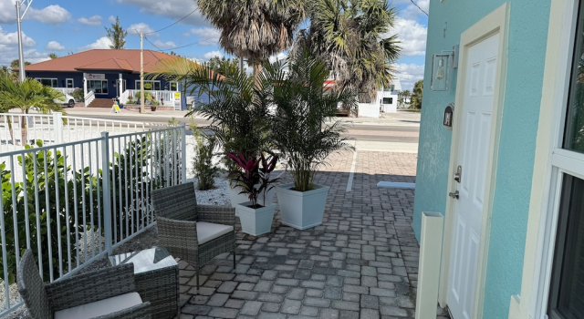 Студия Flamingo Inn