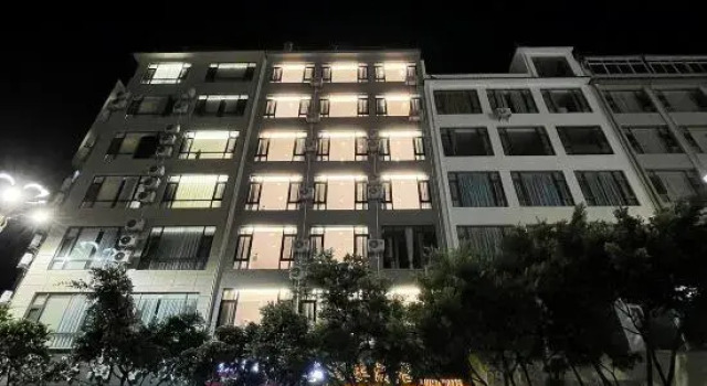Yunzi Hotel (Dali High-speed Railway Station Erhai Park Branch), Boek Hotel Hotels in Dali met parkeren, Parkeren