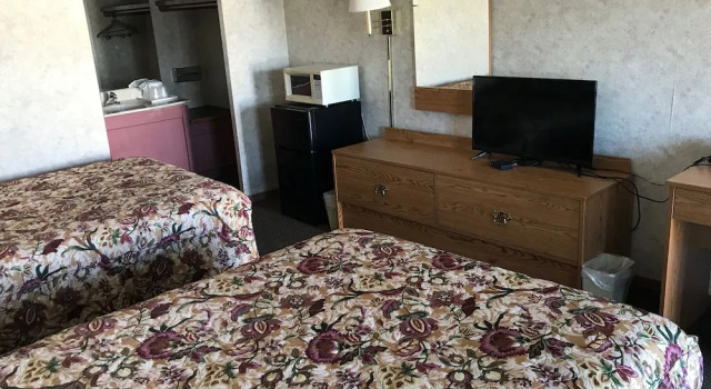 Четырёхместный номер Standard Relax Inn Richmond
