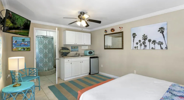 Коттедж с 4 комнатами Charming Old Northwood Home ~ 3 Mi to Beach!