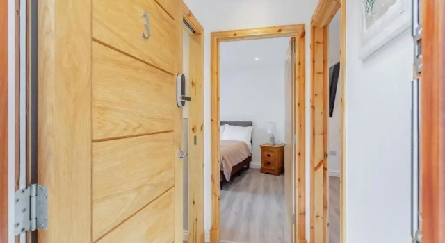 Family - Central - Parking - Wifi - Sleeps 3