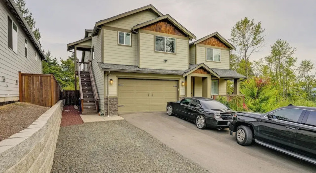 Modern Seatac Gem w/ Fireplace & Smart Tvs!, Забронировать Апартаменты/квартира Отели Ситак с парковкой, Парковка