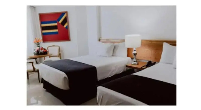 Четырёхместный номер Standard с балконом Hotel Laffayette Ejecutivo