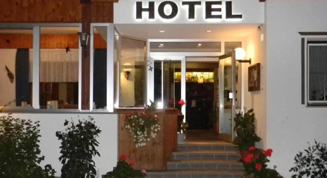 Hotel Bologna, Забронировать Отель Отели в центре Брунико с завтраком, отели в центре Брунико с завтраком