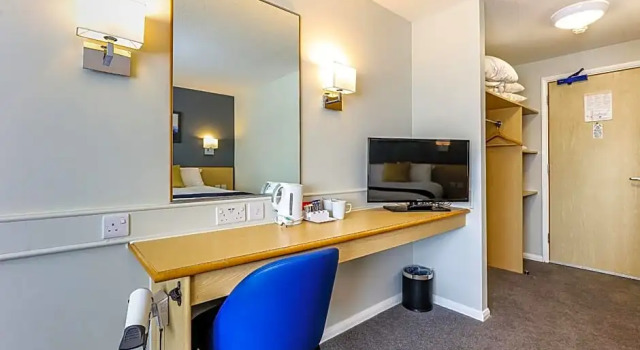 Номер Standard Days Inn by Wyndham Sedgemoor M5