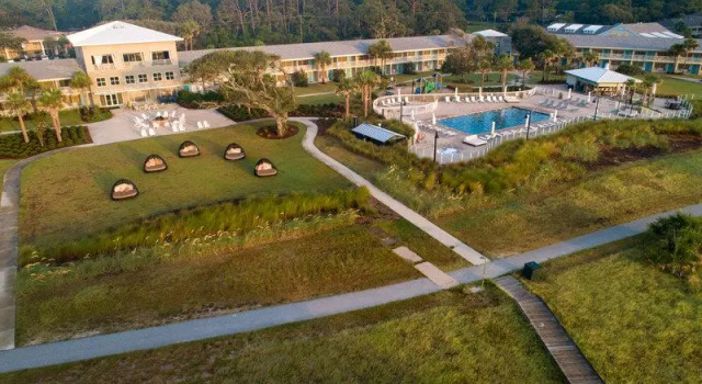 Кровать в общем номере Holiday Inn Resort Jekyll Island by IHG