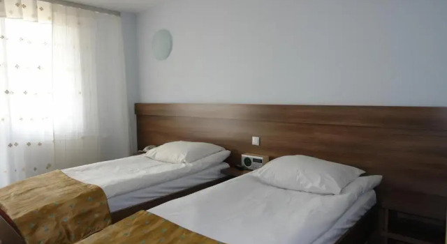 Hotel Junior